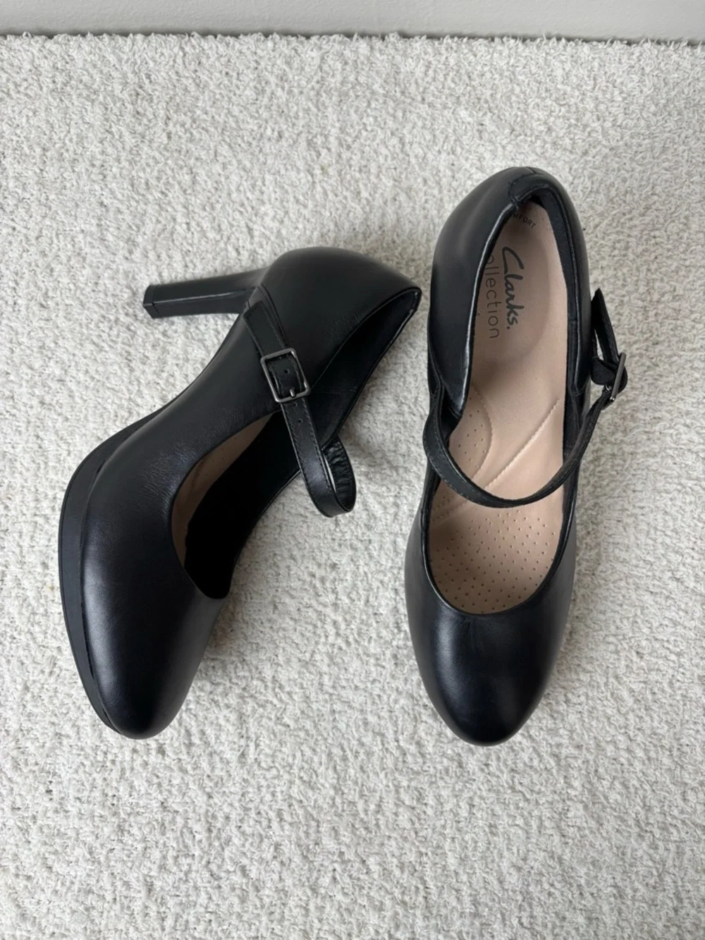 Clarks Heels Womens 8 Black Ambyr Shine Mary Jane Leather Buckle Strap Pumps